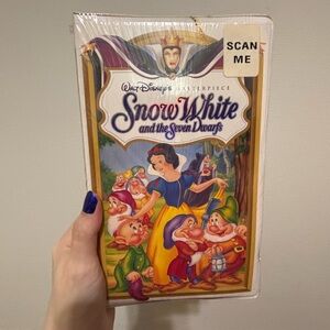 Walt Disney's Snow White and the Seven Dwarfs VHS